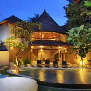 Abi Bali Luxury resort y Villa